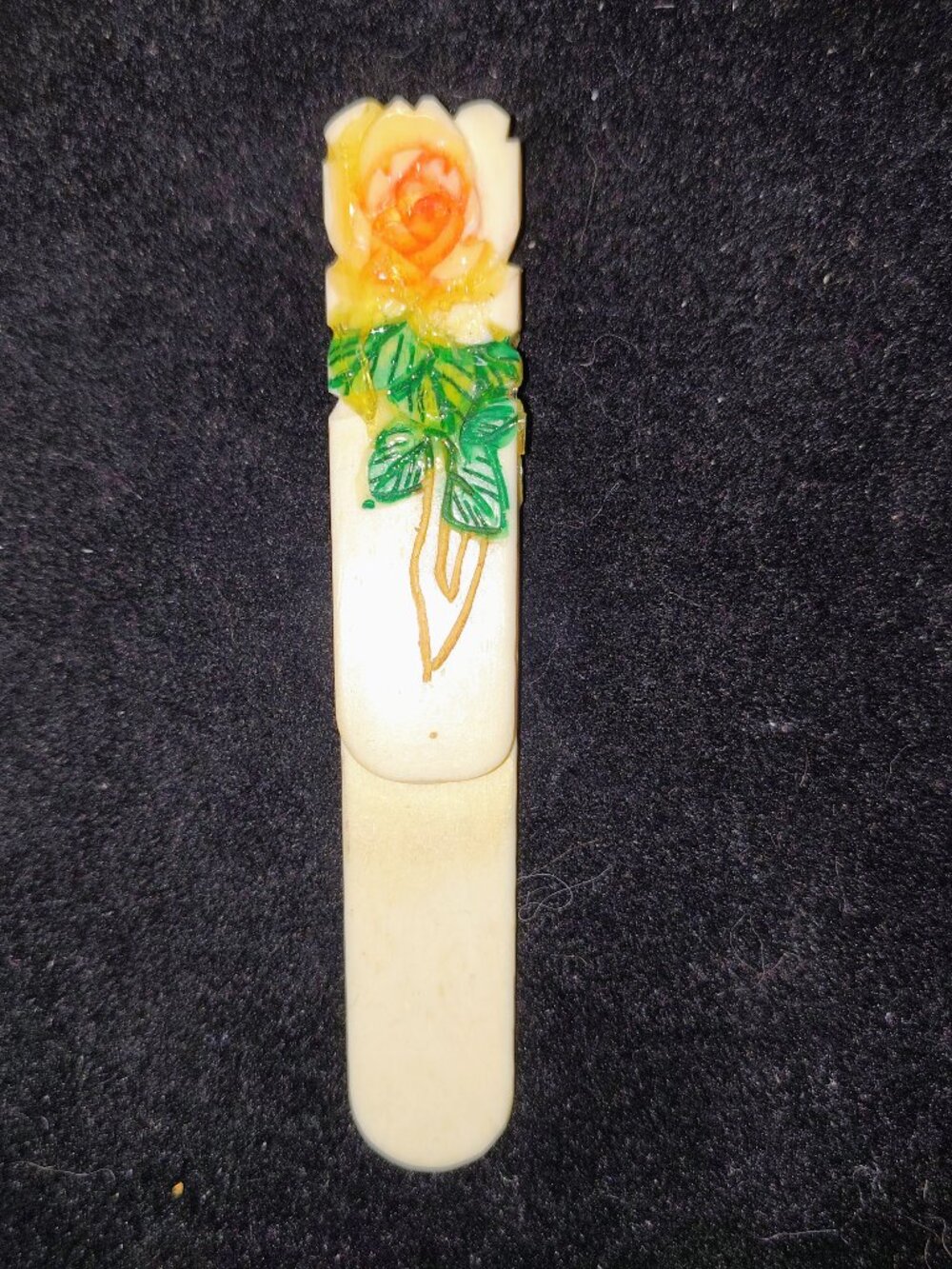 Vintage 1930s–50s Celluloid Rose Bookmark Clip – Molded Floral Page Marker – 3.5